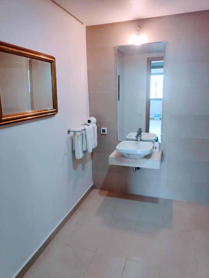 La Marina Luxury Apartment Fully Furnished Free Wifi, High Standard Residence, Amazing Prime Location Close To Restaurants, Transport, Beach And Bouregreg River Сейл Экстерьер фото